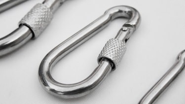 snap hook with nut detail